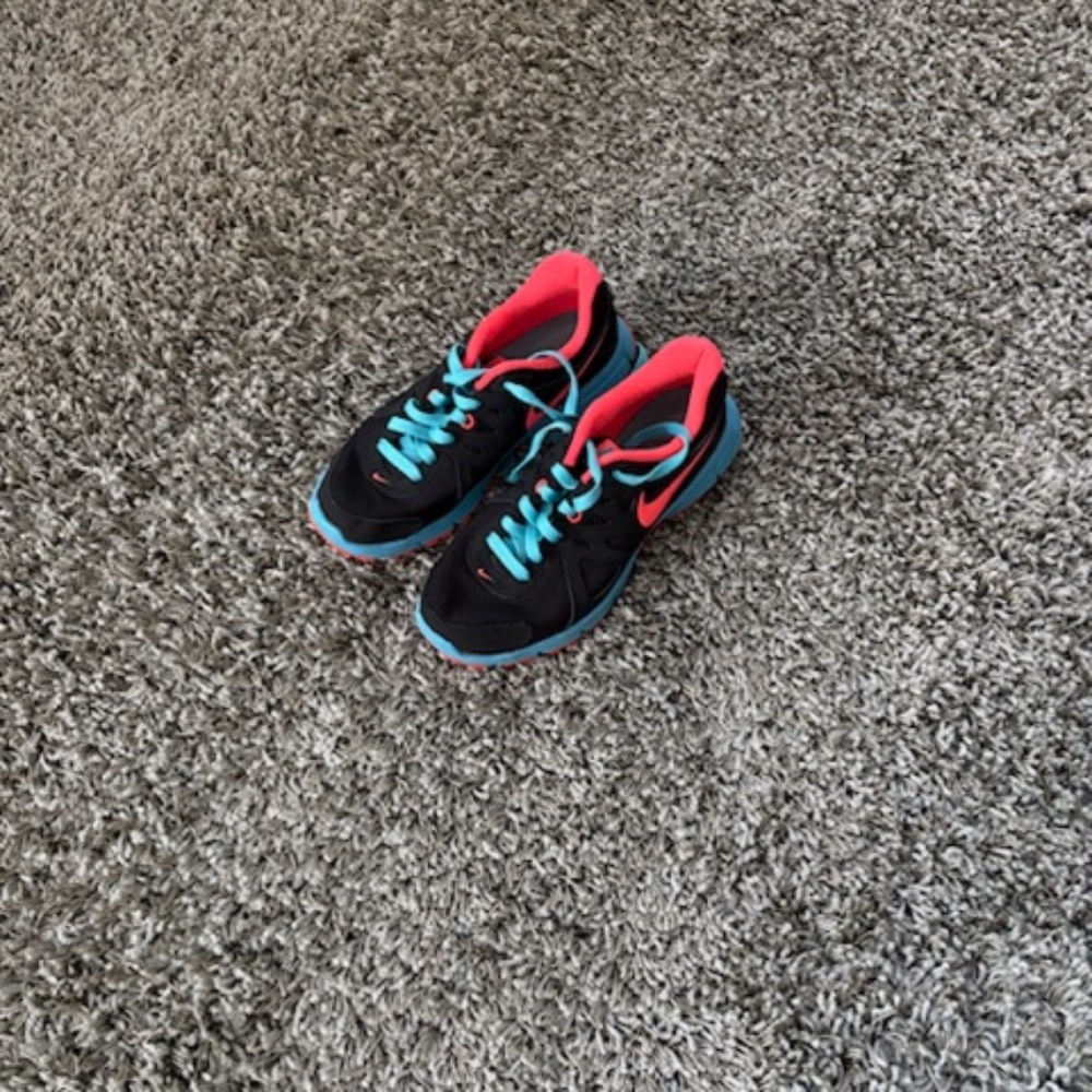 NIKE REVOLUTION 2 WOMEN’S ATHLETIC SHOES, BLACK, ORANGE & BLUE, SIZE 7